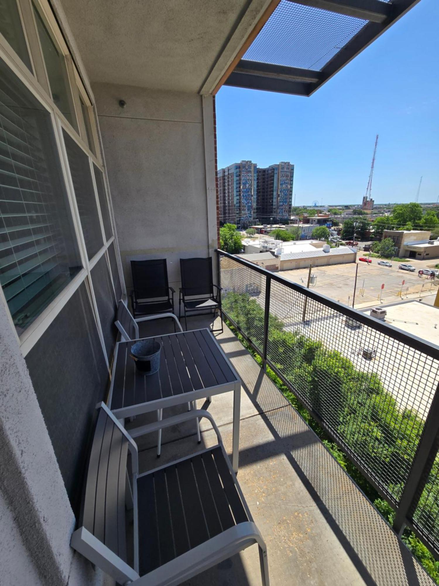 2Bdrm/2 King Beds/1Air Mattress Apartment Dallas Luaran gambar